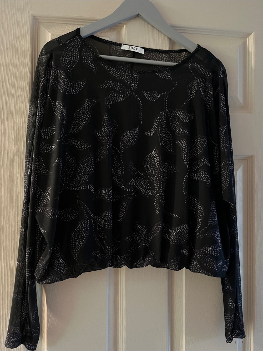 À.Suzy Black Long-Sleeve Metallic Dot Leaf Top